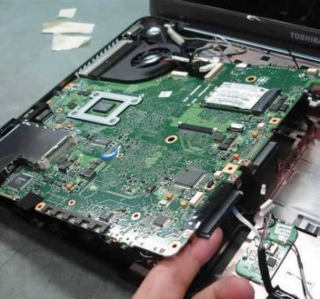 Service Hardware Laptop Surabaya